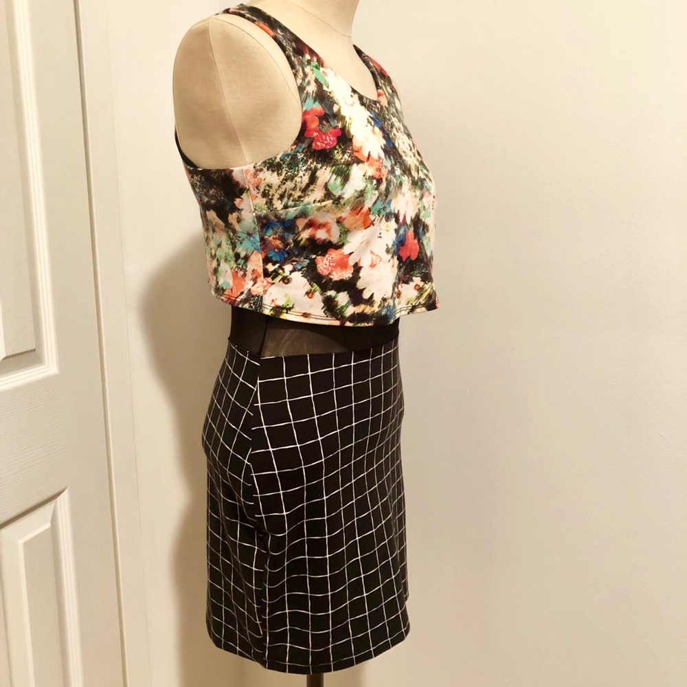 3 FOR $20 Patterned Dress - Picture 3 of 8